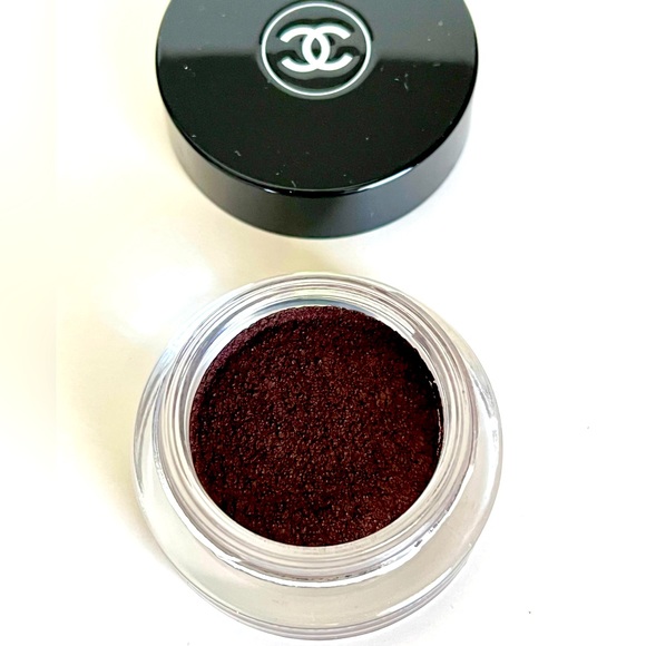 Chanel Illusion d’ombre velvet Eyeshadow #132 Rouge Contraste - Picture 1 of 4